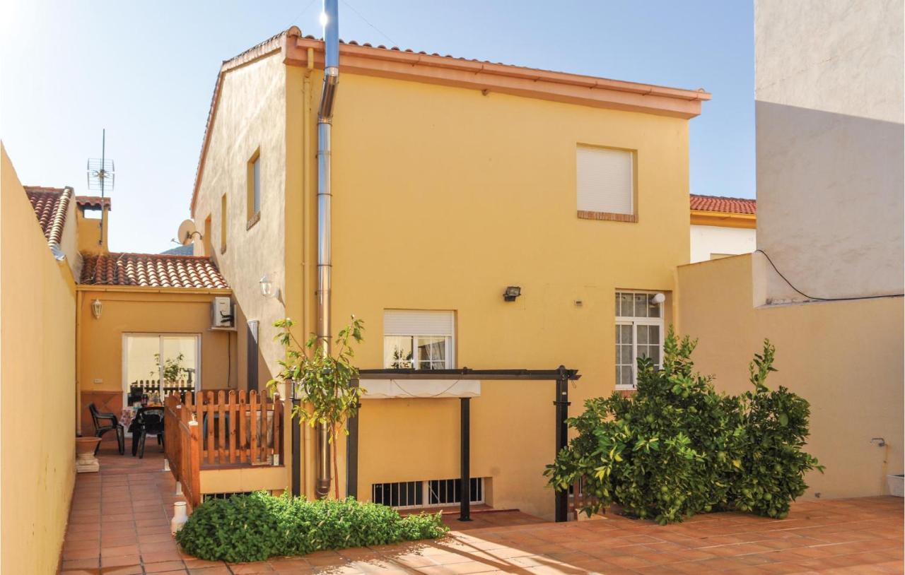 Cozy Home In Olivares With Outdoor Swimming Pool Zewnętrze zdjęcie