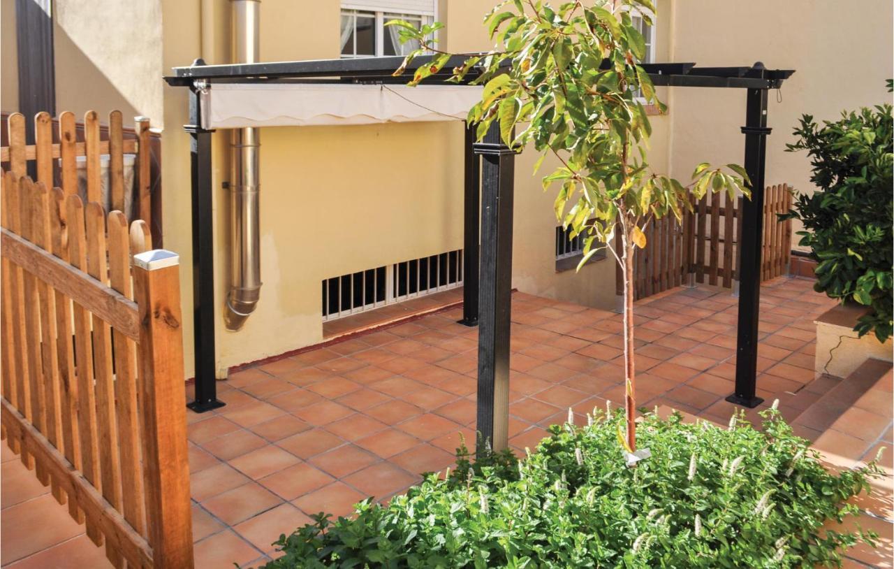 Cozy Home In Olivares With Outdoor Swimming Pool Zewnętrze zdjęcie